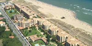  Set on the Costa Brava, overlooking Pals Beach, Golf Mar offers apartments with balconies and sea views. The complex features a large garden with outdoor swimming pools.