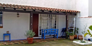  Holiday home Les Coves 3 is situated in Sector de Empuries 2 km from L'Escala. It is a very simple terraced house, outside the resort, 100 m from the sea.