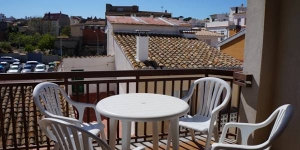  Located 300 metres from L’Escala Beach, CB4R Apartments Masferrer is set in the town centre. It offers apartments with a furnished terrace and balcony, 1.