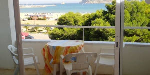  El Bertur Mirasol Apartment está situado en L'Estartit y goza de piscinas compartidas y balcón con vistas a las islas Medas y al mar. El apartamento se encuentra a 5 minutos a pie de la playa y del paseo marítimo.