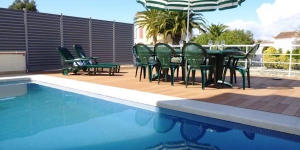  L'Apart-Rent Villa Norfeu 44 B dispose d'une piscine extérieure et d'une terrasse meublée avec barbecue. Situé sur la côte nord de la Catalogne, l'établissement est installé à 14 km de Figueres et à 40 km de la frontière française.
