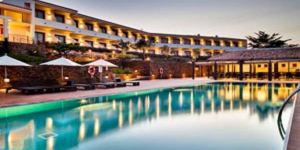  Immerso nello splendido Parco Naturale di Cap de Creus, L'Hotel Sol Ixent gode di vedute sul Mar Mediterraneo. Vanta una piscina all'aperto, un design contemporaneo e sistemazioni dotate di TV a schermo piatto.