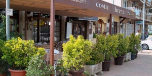  In the center of Sant Antoni de Calonge, Pensió Costa Brava is just 220 yards from the beach. It is located next to the Tourist Information Office.