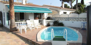  Offering an outdoor pool, Palau is located in L'Escala. The accommodation will provide you with a seating area.