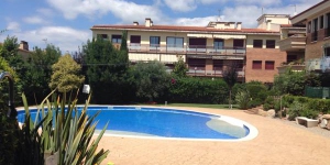  Het appartement Edifici Mediterrànea ligt op 15 minuten lopen van het strand in Palamós en beschikt over een gemeenschappelijk buitenzwembad, een tuin en een gemeubileerd privéterras. Het ligt op 45 km afstand van Girona.