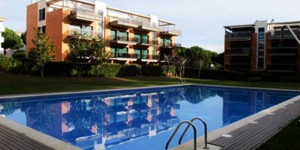  Апартаменты Medes Golf Pals Costa Brava находятся в городе Пальсе, в 600 метрах от гольф-поля Golf Playa de Palsis и в 2 км от пляжа. К услугам гостей общий открытый бассейн, сад, собственная меблированная терраса и бесплатный Wi-Fi.