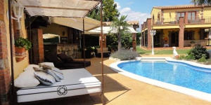  Located in Peralada, Villa Peralada offers an outdoor pool. This self-catering accommodation features free WiFi.