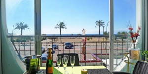  Apartment Residencia Bahia is a self-catering accommodation located in Empuriabrava. The property is 2.