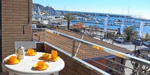  Two-Bedroom Apartment Torroella De Montgrí Girona 4 is a self-catering accommodation located in L'Estartit. The property is 100 metres from Medes Islands Marine Reserve.