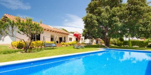  Located in Sant Antoni de Calonge, Four-Bedroom Villa Calonge Girona 2 offers an outdoor pool. This self-catering accommodation features free WiFi.