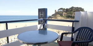  El hotel Corisco está ubicado en una zona bonita a sólo 50 metros de la playa de Tossa de Mar y ofrece alojamiento confortable cerca del centro de la localidad. Las habitaciones del Corisco son luminosas y están bien equipadas.