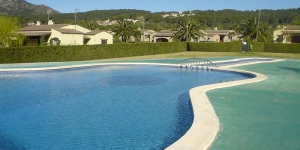  Casa Les Palmeres ligt in vakantiepark Torre Gran, op slechts 5 minuten rijden van de Costa Brava-stad L'Estartit. Het bestaat uit een aantal huisjes met een gezamenlijk zwembad.