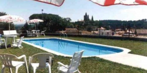  Situé dans le centre historique de la ville médiévale de Besalú, l'Hotel Fonda Siqués possède une piscine extérieure et des jardins. Un parking est disponible gratuitement sur place.