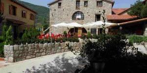  Cette maison d'hôtes se situe dans la vallée de Camprodon, dans les Pyrénées espagnoles. Elle bénéficie d'un environnement montagnard de toute beauté et est idéale pour les activités en plein air.