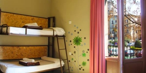  Located in the emblematic Plaça Catalunya, in the heart of the beautiful and monumental city of Girona, this hostel is just a short walk from the historic quarter. Each of the dormitory rooms at the Equity Point Hostel Girona boasts modern decoration and are well equipped for the budget traveler.