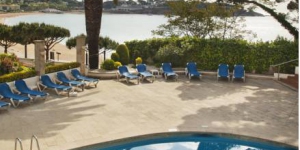  Het Caleta Park is gelegen aan het Sant Pol-strand, aan de prachtige Costa Brava. Dit moderne hotel biedt een zone met gratis WiFi, een seizoensgebonden buitenzwembad en een terras met een prachtig uitzicht op zee.