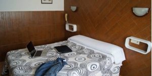  This traditional, family-run guest house is located 400 metres from the Dalí Museum and Theatre. It offers cosy rooms with a TV and free Wi-Fi, 5 minutes’ walk from the historic centre.