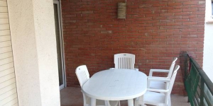  Set just 100 metres from Platja d’Aro Beach on the Costa Brava, Apartament Turístic Alhambra offers a furnished terrace. It is around 10 minutes’ walk from the centre of Platja d’Aro.