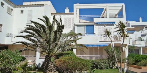  Platja De Roses IX Apartment Roses is located 300 m from the center of Roses, just 25 m from the sea. Points of interest: supermarket - 100 m, shopping center - 300 m, restaurant & bar - 100 m, cafe - 150 m, bus stop - 2 km, railway station "Figueres" - 15 km, sandy beach "Roses" - 25 m, sports harbor - 3 km, golf course - 15 km.