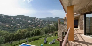  Holiday home Mas Pere I Calonge is 2 houses that are connected internally into a 10-room house 800 m2 on 3 levels. The accommodation has a swimming pool with children's pool and Jacuzzi.