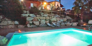  Holiday home Urb Río de Oro Calonge is a 6-room 2 storeys chalet 3km from Calonge. The accommodation has a private swimming pool and a mountain view.