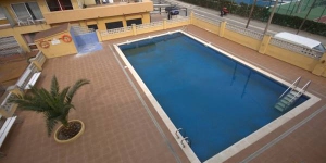  L'Illes Medes se situe dans le quartier Els Griells, à seulement 1 minute de marche de la plage et à 8 minutes de route de L'Estartit. Cet appartement propose deux chambres et un accès à une piscine extérieure commune.