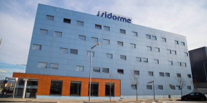  Situated next to Girona's Espai Gironès Shopping Center, the Sidorme Girona has easy access to Highway A-7 and Girona Airport. It offers free parking, free Wi-Fi and free coffee.