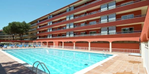  Located in L'Estartit, Apartment Salles Beach I offers an outdoor pool. This self-catering accommodation features free WiFi.