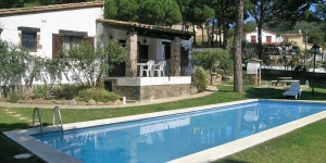  Holiday home Chifranca is located in Begur. There is a full kitchen with a dishwasher and a microwave.