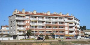  Located in L'Escala, Apartment Terraza De Mar offers an outdoor pool. Accommodation will provide you with a balcony.