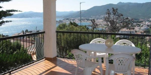  Apartment Alajarin I is a self-catering accommodation located in Colera. Complete with a microwave, the dining area also has an oven and a refrigerator.