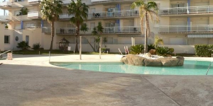  Le Vista Roses Mar II donne accès à un jardin, une terrasse bien exposée et une piscine extérieure. Il est situé à Roses, à 1,6 km de la plage.