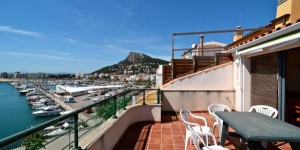  Located 170 metres from the nearest beach in L'Estartit, Port Vell features a private terrace with views of the marina and sea. It offers air-conditioned apartments with a well-equipped kitchen.