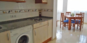   Allotja't al centre de Lloret de Mar  Apartaments Playas Centro is centrally located 50 metres from Lloret de Mar Bus Station and a 5-minute walk from the beach. Free WiFi is available in all areas.