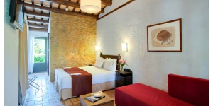  Ce petit hôtel champêtre dispose de 3 hectares de jardins et de 2 piscines extérieures. Il se trouve dans le village médiéval de Peratallada, à 15 minutes en voiture de la Costa Brava.