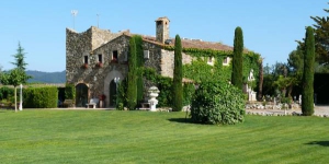  Das Can Mateu de La Creu ist in einem restaurierten Bauernhaus aus dem 18. Jahrhundert im Naturschutzgebiet Les Gavarres untergebracht.