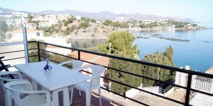  Apartment Fane 10 is a self-catering accommodation located in Llanca. There is a full kitchen with a microwave and an oven.