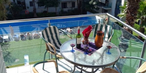  Located in Lloret de Mar, Angela Residence offers an outdoor pool and a fitness centre. The property is 2.