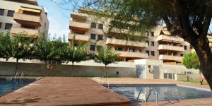  Situated in Fenals, a residential area of Lloret de Mar, Apartments-Lloretholiday-Fenals features a garden with 2 shared swimming pools and sun loungers. Fenals Beach is a 7-minute walk away.