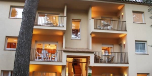  Three-Bedroom Apartment Pals Girona 2 is a self-catering accommodation located in Begur. FreeWiFi access is available.