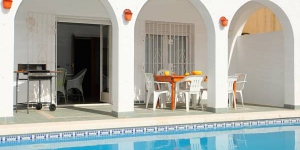  Located in Empuriabrava, Three-Bedroom Villa Empuriabrava Girona 2 offers an outdoor pool. The property is 1.