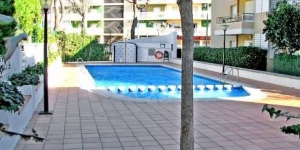  Dit eenvoudige, traditionele appartement ligt op slechts 300 meter van het strand Platja Gran in Platja d'Aro. Het appartement biedt een gemeubileerd terras en een gedeeld buitenzwembad en zonneterras.