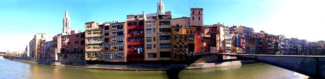 Colour houses along the Onyar river, in Girona